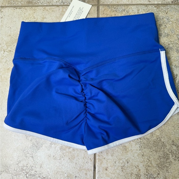 Sold as a bundle - Picture 2 of 4